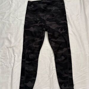 Athleta Women’s Black and Gray Camouflage Leggings
